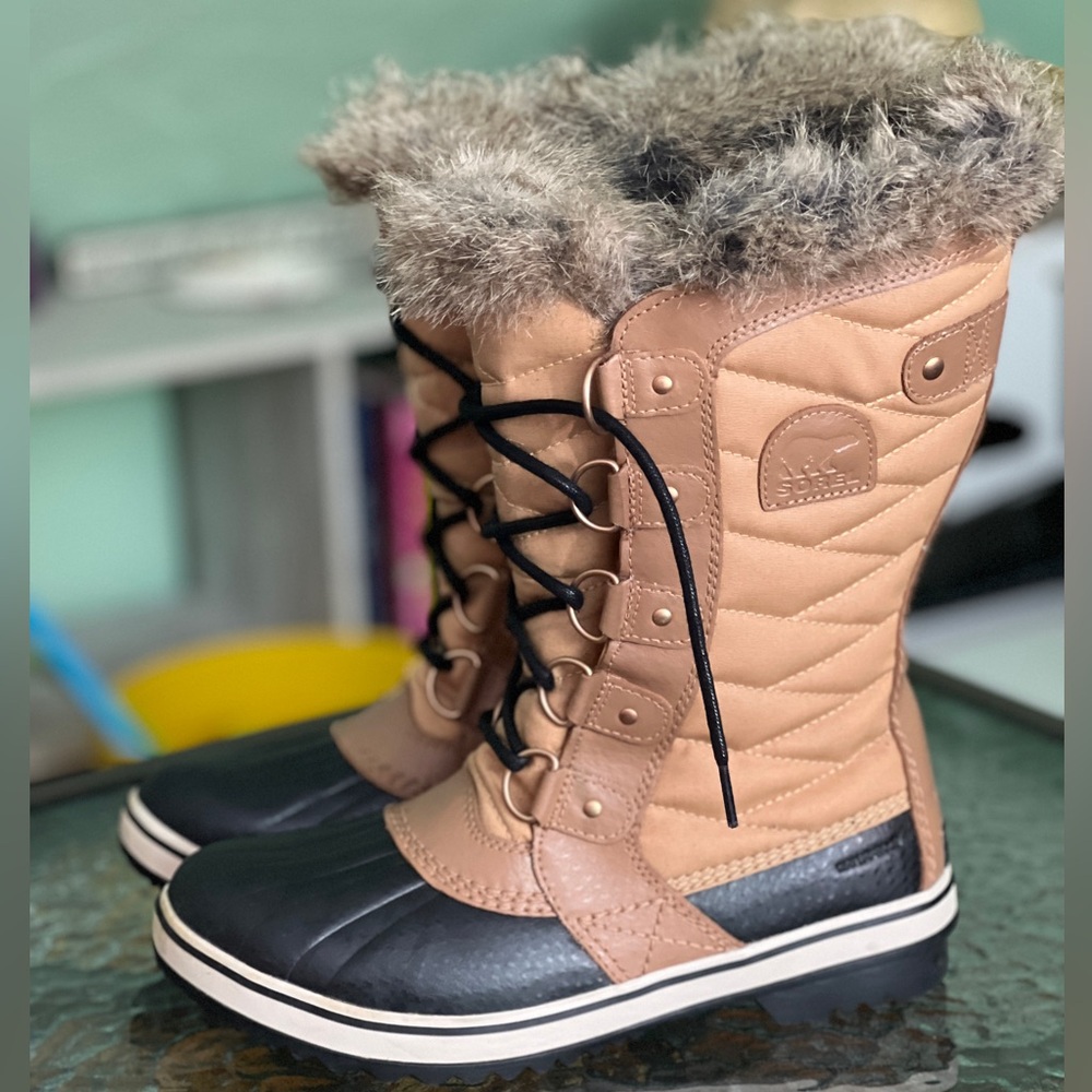 Sorel Black and Cream Fur Boots